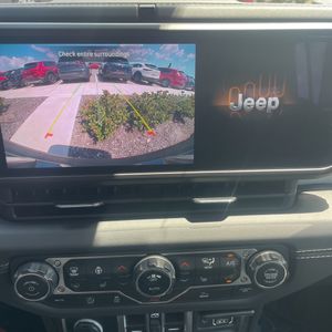 2025 JEEP WRANGLER SAHARA — миниатюра 38