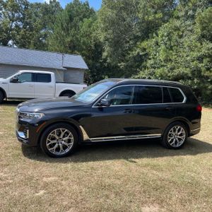 صورة 3 لـ 2020 BMW X7 XDRIVE40I