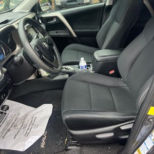 2015 Toyota RAV4 XLE 照片 32