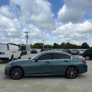 BMW 3 Series 330i - 3