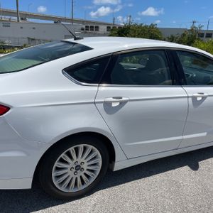 FORD FUSION HYBRID SE - 9