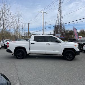 TOYOTA TUNDRA - 10