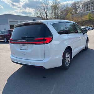 Chrysler Pacifica Touring L - 8