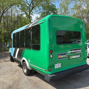 FORD E-450 CUTAWAY - 4