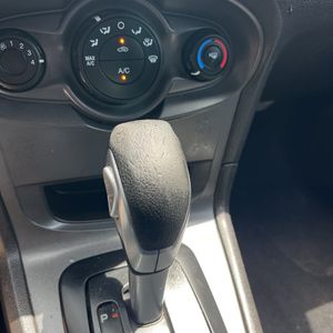 صورة مصغرة 58 لـ 2016 FORD FIESTA S