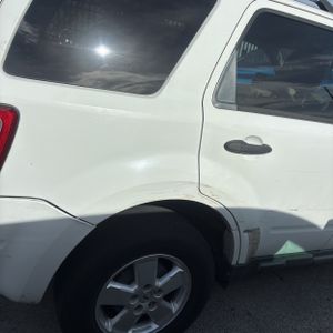 FORD ESCAPE XLT - 9
