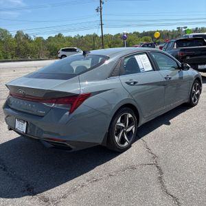 HYUNDAI ELANTRA LIMITED - 8