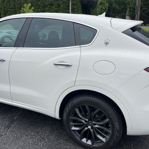 2024 Maserati LEVANTE GT ULTIMA — фото 6