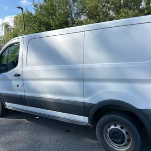 FORD TRANSIT 150 - 6