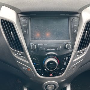 صورة مصغرة 38 لـ 2016 Hyundai VELOSTER BASE