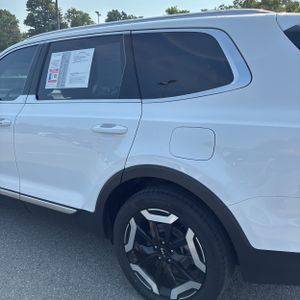2024 KIA TELLURIDE EX photo 6
