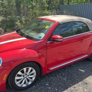 VOLKSWAGEN BEETLE CONVERTIBLE 2.0T S - 2