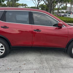 2016 Nissan ROGUE S — миниатюра 11