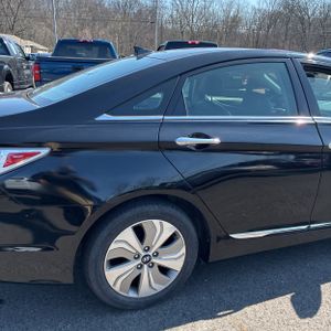 HYUNDAI SONATA HYBRID LIMITED - 9