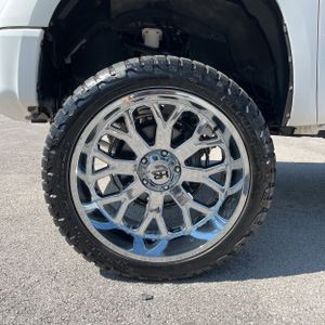 2019 Toyota TUNDRA LIMITED photo 17