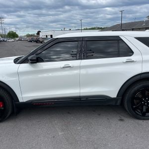 FORD EXPLORER ST - 4