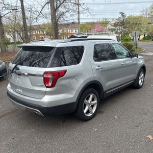 FORD EXPLORER XLT - 8