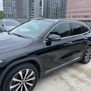 MERCEDES-BENZ GLA - 2