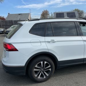VOLKSWAGEN TIGUAN S 4MOTION - 9
