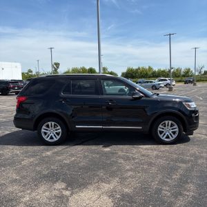 FORD EXPLORER XLT - 10