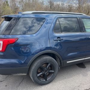 FORD EXPLORER XLT - 9