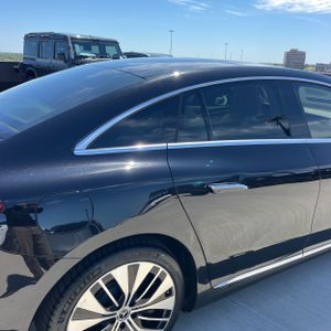 MERCEDES-BENZ EQE - 7