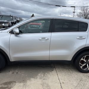 KIA SPORTAGE - 4