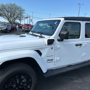 JEEP WRANGLER 4XE UNLIMITED SAHARA 4X4 - 2