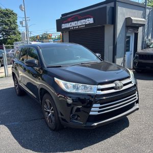 2018 Toyota HIGHLANDER LE thumbnail 12