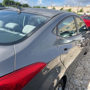 2012 Hyundai ELANTRA GLS 照片 9
