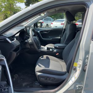 2021 Toyota RAV4 XLE — миниатюра 31