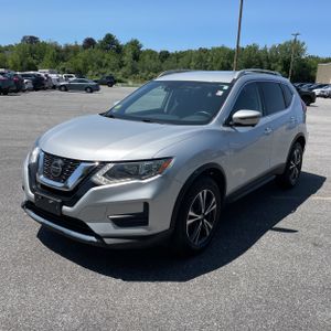 2020 Nissan ROGUE SV photo 1