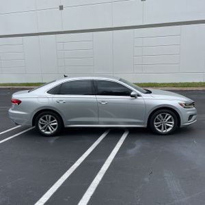 VOLKSWAGEN PASSAT SE - 10