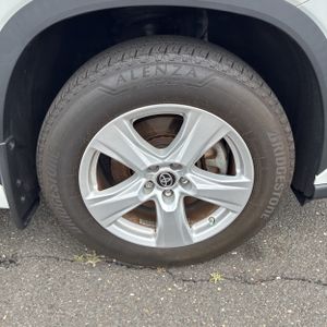 2023 Toyota HIGHLANDER LE thumbnail 20