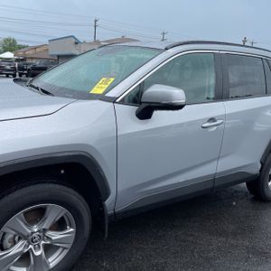 2025 Toyota RAV4 XLE photo 2