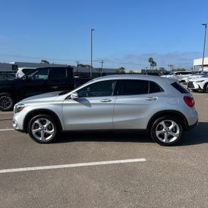 MERCEDES-BENZ GLA - 3
