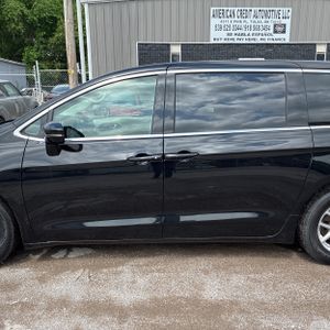 CHRYSLER PACIFICA TOURING L - 4