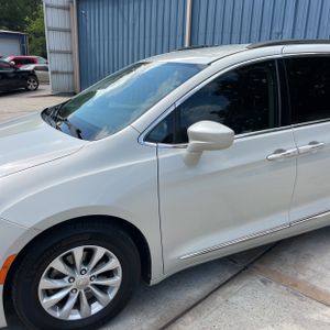 صورة 2 لـ 2017 Chrysler PACIFICA TOURING-L