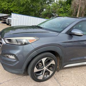 HYUNDAI TUCSON - 2