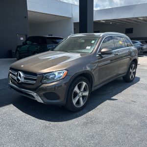 صورة 1 لـ 2017 Mercedes-BENZ GLC