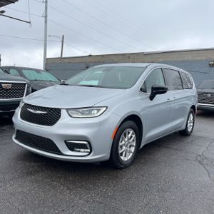 CHRYSLER PACIFICA TOURING L - 1