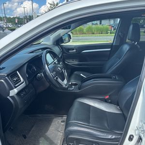 2017 Toyota HIGHLANDER XLE 照片 32