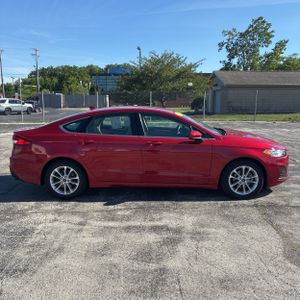 FORD FUSION SE - 10