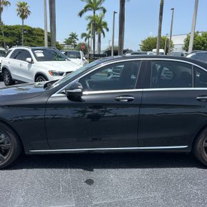 2015 Mercedes-BENZ C-CLASS photo 4
