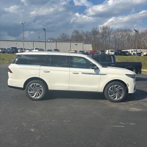 LINCOLN NAVIGATOR RESERVE - 10