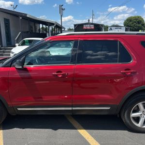 FORD EXPLORER XLT - 4