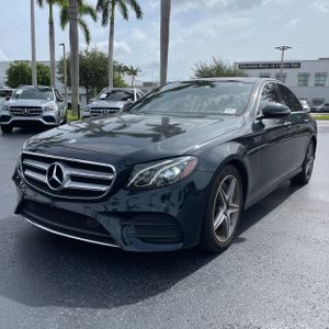 2017 Mercedes-BENZ E-CLASS 照片 1