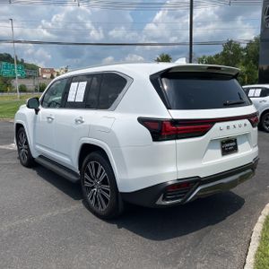 2025 Lexus LX 600 LUXURY photo 4