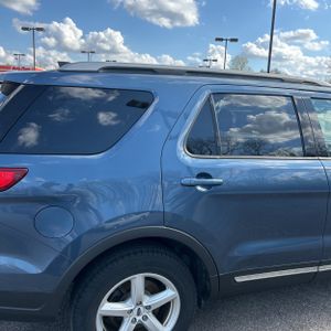 FORD EXPLORER XLT - 9