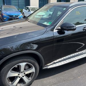 2016 Mercedes-BENZ GLC photo 2